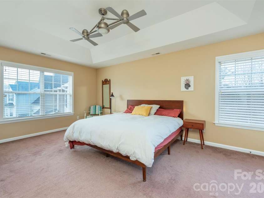 53 Stone River Drive, Asheville, NC 28804.  MLS# CAR4342463, YatesRealty ID 6239. Primary Suite