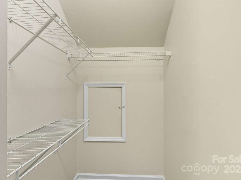 509 Graham Street, Charlotte, NC 28202.  MLS# CAR4308972, YatesRealty ID 624. Primary walk-in closet.