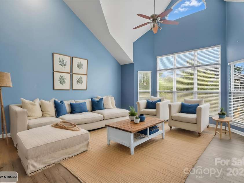509 Graham Street, Charlotte, NC 28202.  MLS# CAR4308972, YatesRealty ID 624. Soaring ceilings in the great room. *virtually staged*