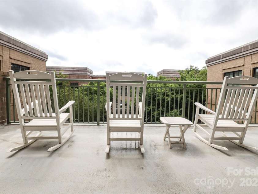 721 Governor Morrison Street, Charlotte, NC 28211.  MLS# CAR4253378, YatesRealty ID 624. 4th floor Rocking Chair Terrace
