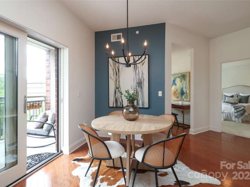 721 Governor Morrison Street, Charlotte, NC 28211.  MLS# CAR4253378, YatesRealty ID 624. Accent wall in Dining Space