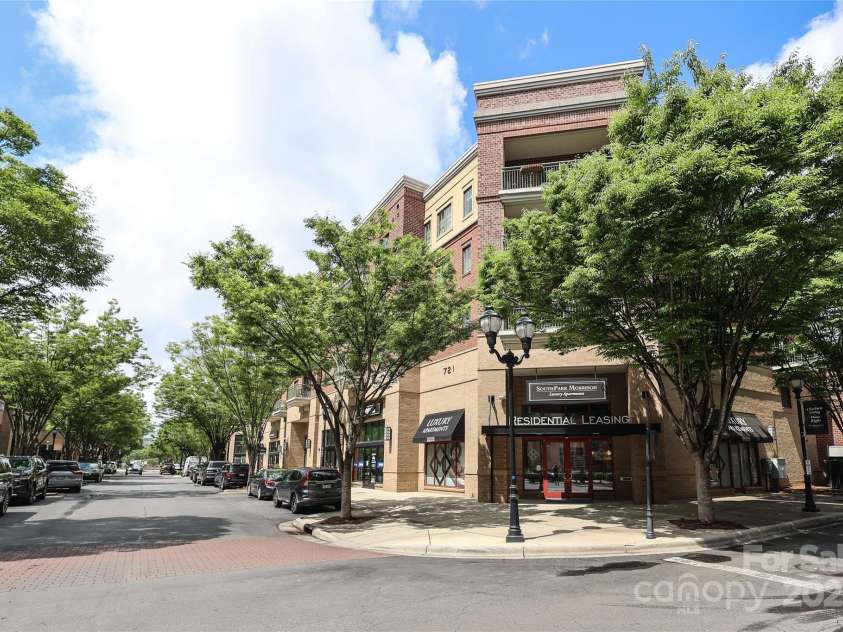 721 Governor Morrison Street, Charlotte, NC 28211.  MLS# CAR4253378, YatesRealty ID 624. Condo is above the apartment leasing office on the corner.