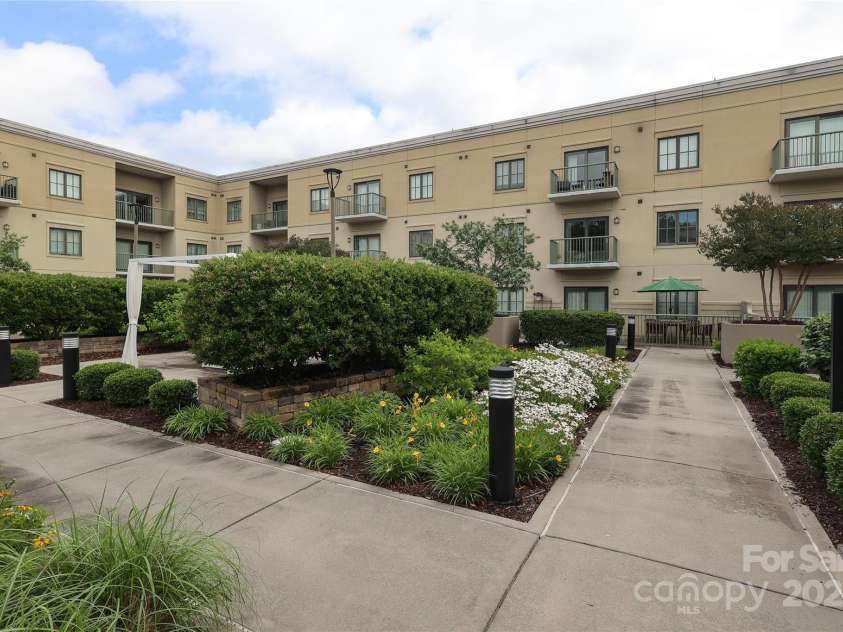 721 Governor Morrison Street, Charlotte, NC 28211.  MLS# CAR4253378, YatesRealty ID 624. Gardens