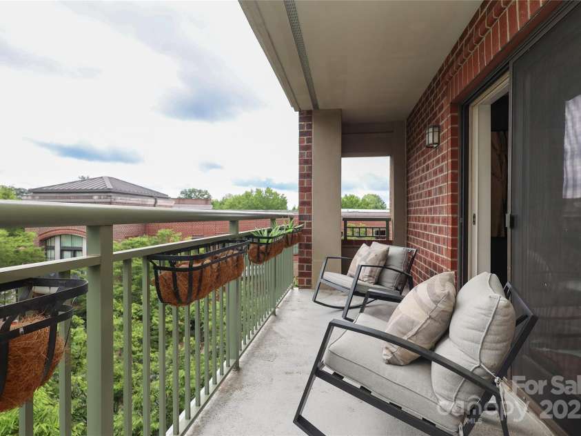 721 Governor Morrison Street, Charlotte, NC 28211.  MLS# CAR4253378, YatesRealty ID 624. Large balcony for Morrison