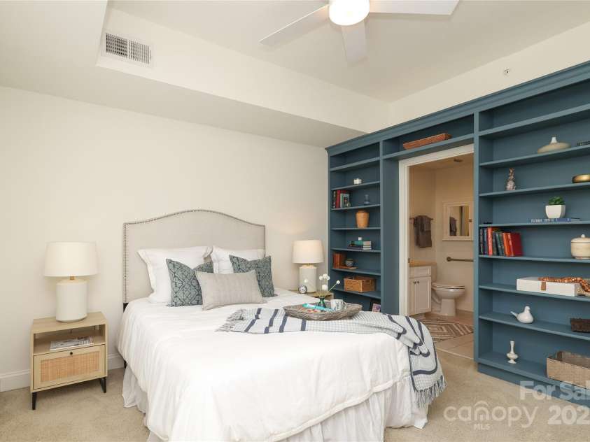 721 Governor Morrison Street, Charlotte, NC 28211.  MLS# CAR4253378, YatesRealty ID 624. Primary Suite with walk-in closet