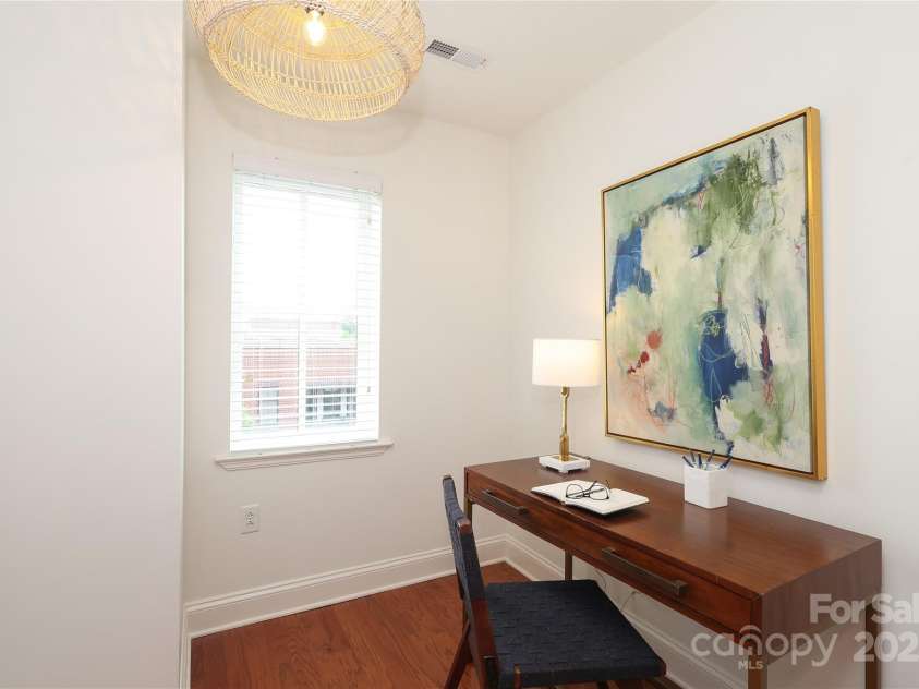721 Governor Morrison Street, Charlotte, NC 28211.  MLS# CAR4253378, YatesRealty ID 624. Separate office space with a window