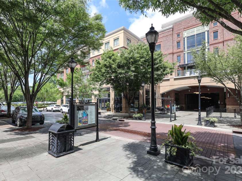 721 Governor Morrison Street, Charlotte, NC 28211.  MLS# CAR4253378, YatesRealty ID 624. Shops in Morrison