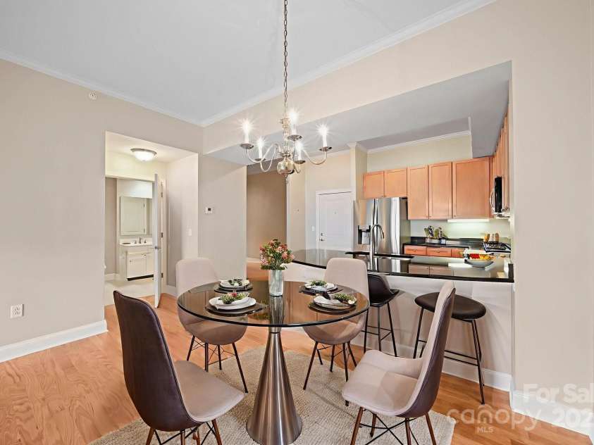 721 Governor Morrison Street, Charlotte, NC 28211.  MLS# CAR4316413, YatesRealty ID 624. Dining Area