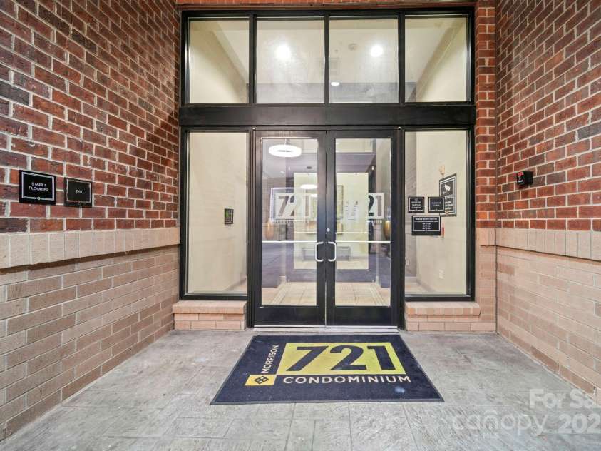 721 Governor Morrison Street, Charlotte, NC 28211.  MLS# CAR4316413, YatesRealty ID 624. Elevator lobby
