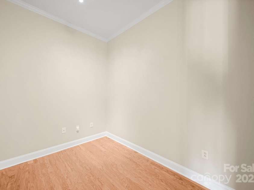 721 Governor Morrison Street, Charlotte, NC 28211.  MLS# CAR4316413, YatesRealty ID 624. Flex Space