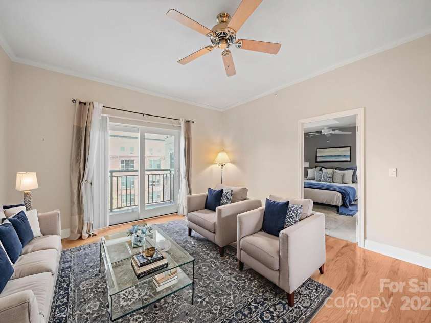 721 Governor Morrison Street, Charlotte, NC 28211.  MLS# CAR4316413, YatesRealty ID 624. Living Room