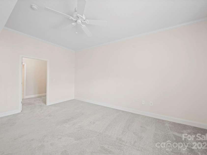 721 Governor Morrison Street, Charlotte, NC 28211.  MLS# CAR4316413, YatesRealty ID 624. Owner's Suite