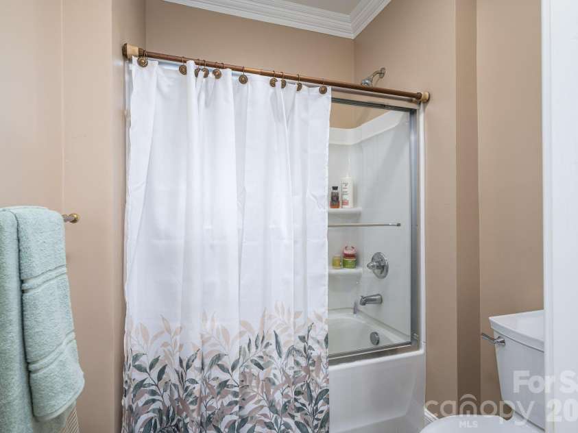 109 Wright Road, Kings Mountain, NC 28086.  MLS# CAR4354104, YatesRealty ID 6240. 3RD BATH