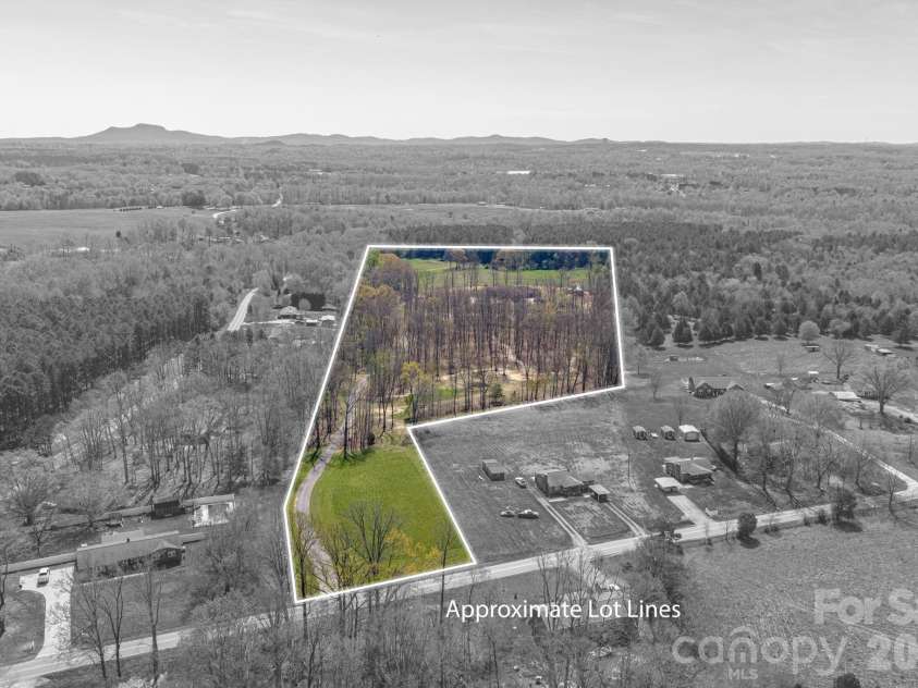 109 Wright Road, Kings Mountain, NC 28086.  MLS# CAR4354104, YatesRealty ID 6240. 