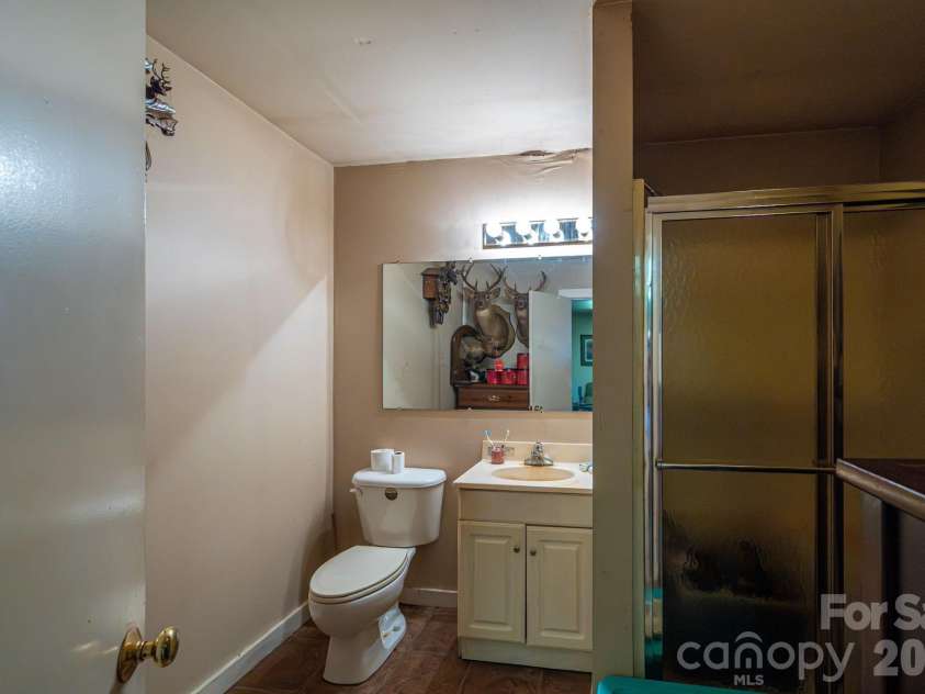 109 Wright Road, Kings Mountain, NC 28086.  MLS# CAR4354104, YatesRealty ID 6240. BATH IN BUILDING