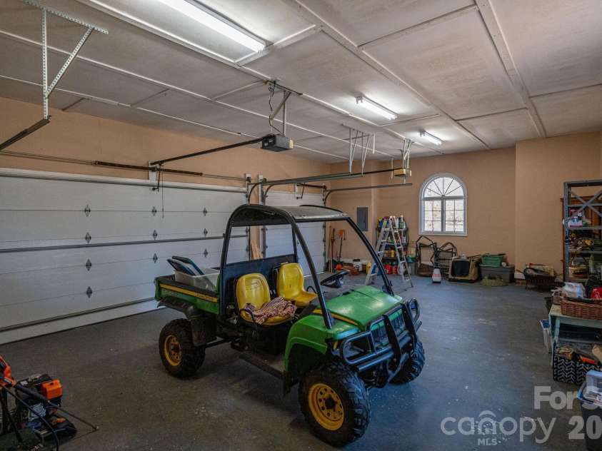 109 Wright Road, Kings Mountain, NC 28086.  MLS# CAR4354104, YatesRealty ID 6240. BUILDING