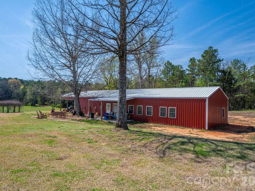 109 Wright Road, Kings Mountain, NC 28086.  MLS# CAR4354104, YatesRealty ID 6240. BUILDING