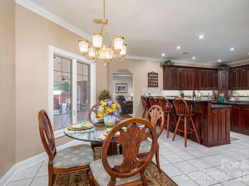 109 Wright Road, Kings Mountain, NC 28086.  MLS# CAR4354104, YatesRealty ID 6240. EATING AREA IN KITCHEN