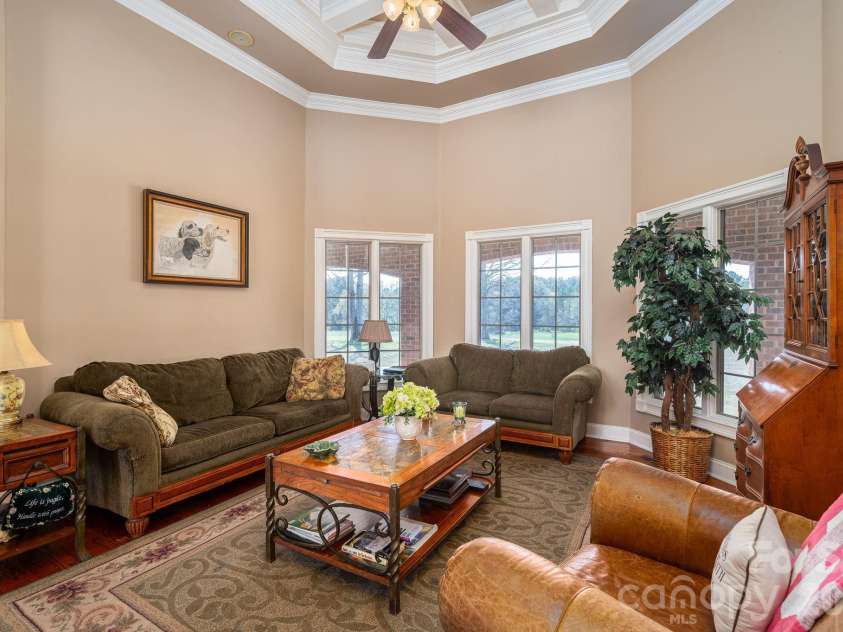 109 Wright Road, Kings Mountain, NC 28086.  MLS# CAR4354104, YatesRealty ID 6240. FAMILY ROOM
