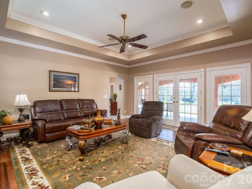 109 Wright Road, Kings Mountain, NC 28086.  MLS# CAR4354104, YatesRealty ID 6240. FAMILY ROOM