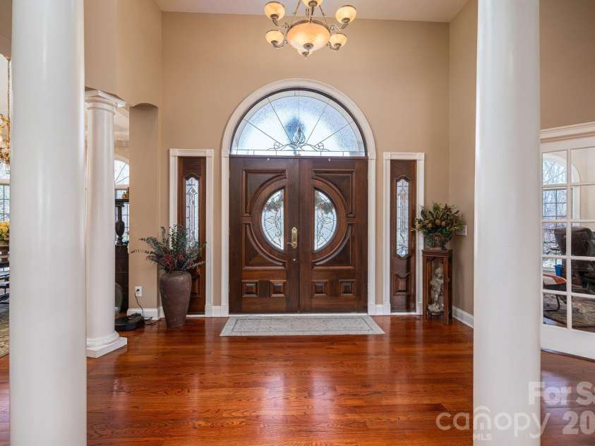109 Wright Road, Kings Mountain, NC 28086.  MLS# CAR4354104, YatesRealty ID 6240. FOYER