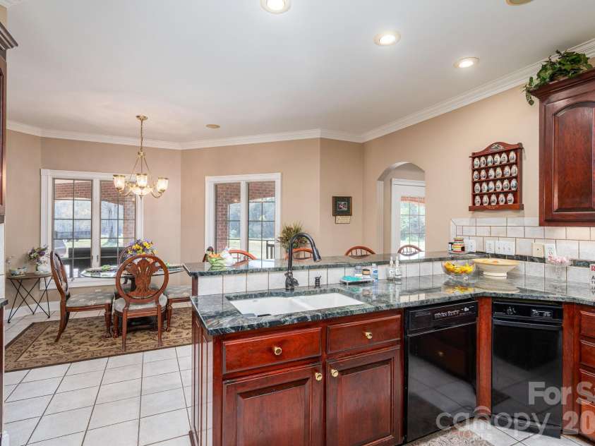 109 Wright Road, Kings Mountain, NC 28086.  MLS# CAR4354104, YatesRealty ID 6240. KITCHEN