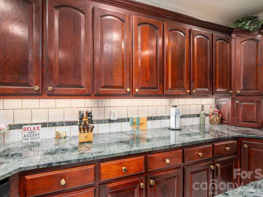109 Wright Road, Kings Mountain, NC 28086.  MLS# CAR4354104, YatesRealty ID 6240. KITCHEN