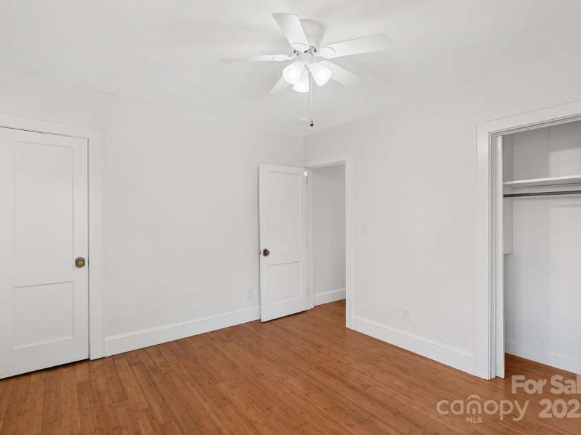120 Grove Circle, Brevard, NC 28712.  MLS# CAR4237663, YatesRealty ID 6241. 