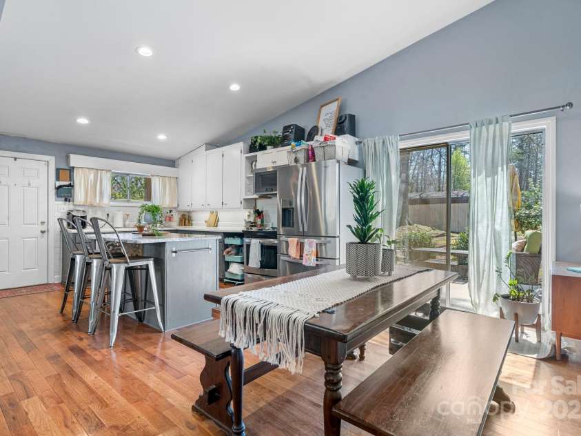 3407 14th Avenue, Hickory, NC 28602.  MLS# CAR4239000, YatesRealty ID 6242. 