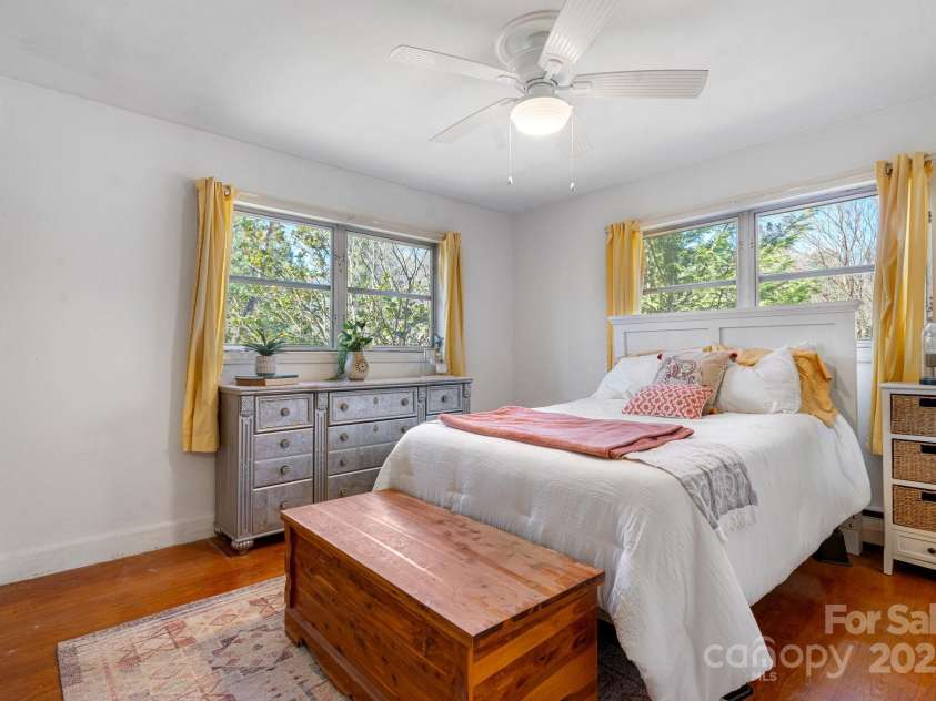 3407 14th Avenue, Hickory, NC 28602.  MLS# CAR4239000, YatesRealty ID 6242. 