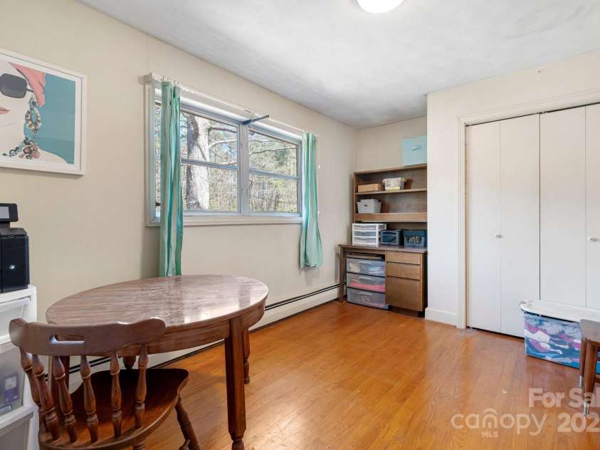 3407 14th Avenue, Hickory, NC 28602.  MLS# CAR4239000, YatesRealty ID 6242. 