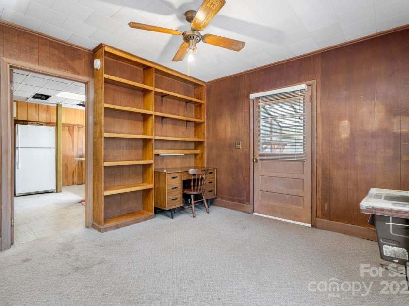 3407 14th Avenue, Hickory, NC 28602.  MLS# CAR4239000, YatesRealty ID 6242. 