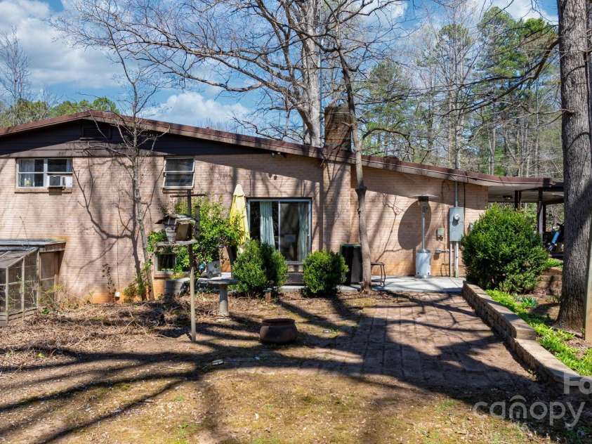 3407 14th Avenue, Hickory, NC 28602.  MLS# CAR4239000, YatesRealty ID 6242. 