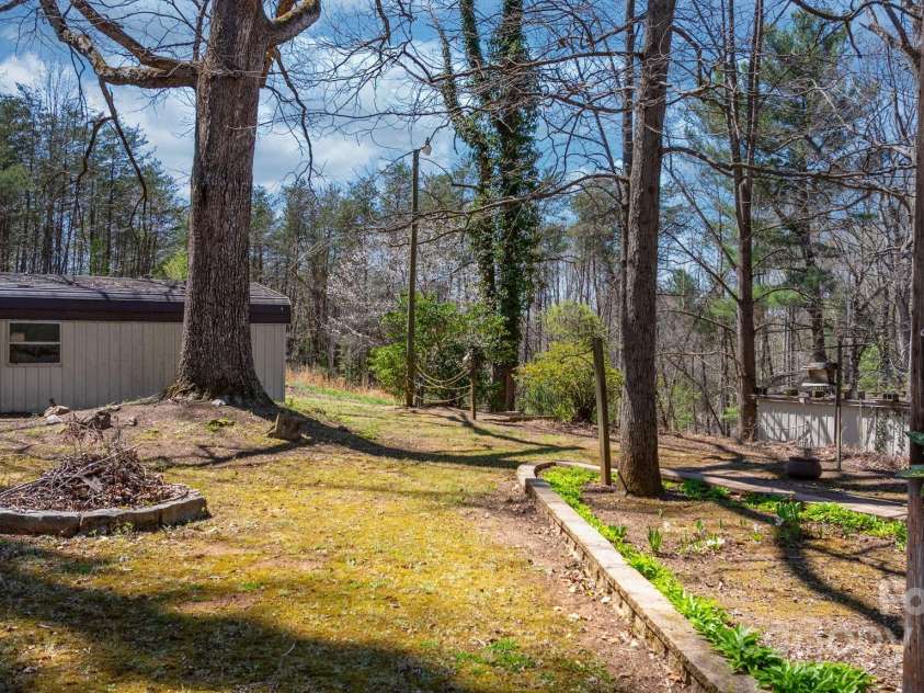 3407 14th Avenue, Hickory, NC 28602.  MLS# CAR4239000, YatesRealty ID 6242. 