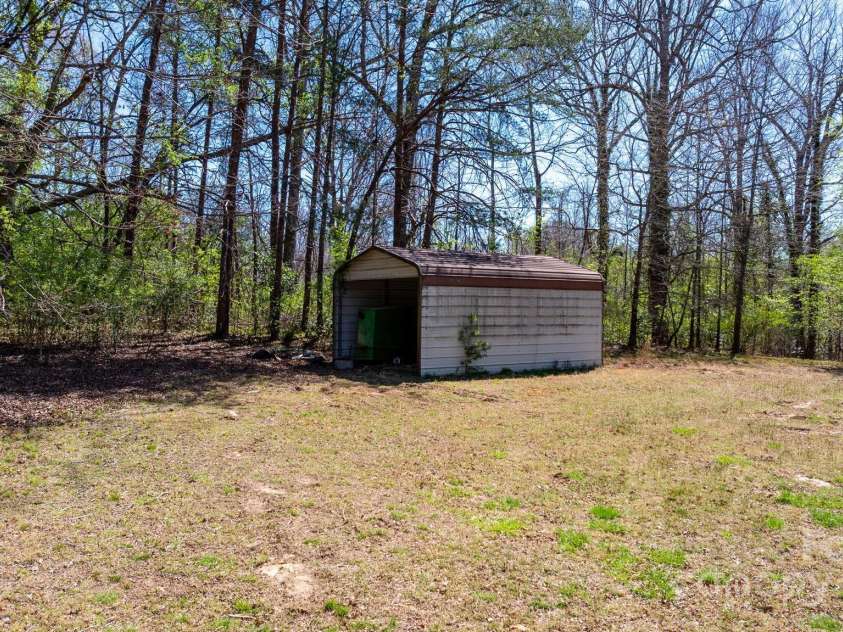 3407 14th Avenue, Hickory, NC 28602.  MLS# CAR4239000, YatesRealty ID 6242. 