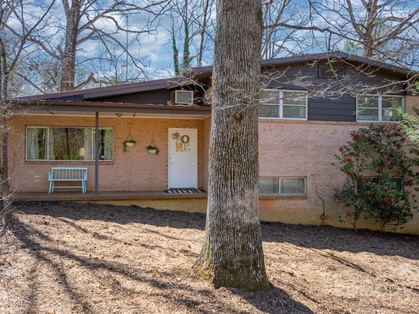 3407 14th Avenue, Hickory, NC 28602.  MLS# CAR4239000, YatesRealty ID 6242. 