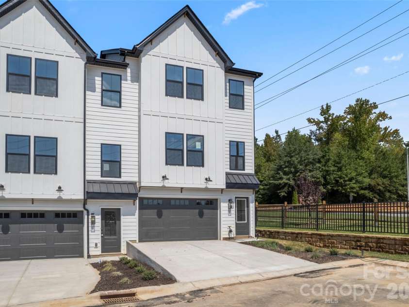 410 Bogue Drive, Fort Mill, SC 29708.  MLS# CAR4304369, YatesRealty ID 6242. 