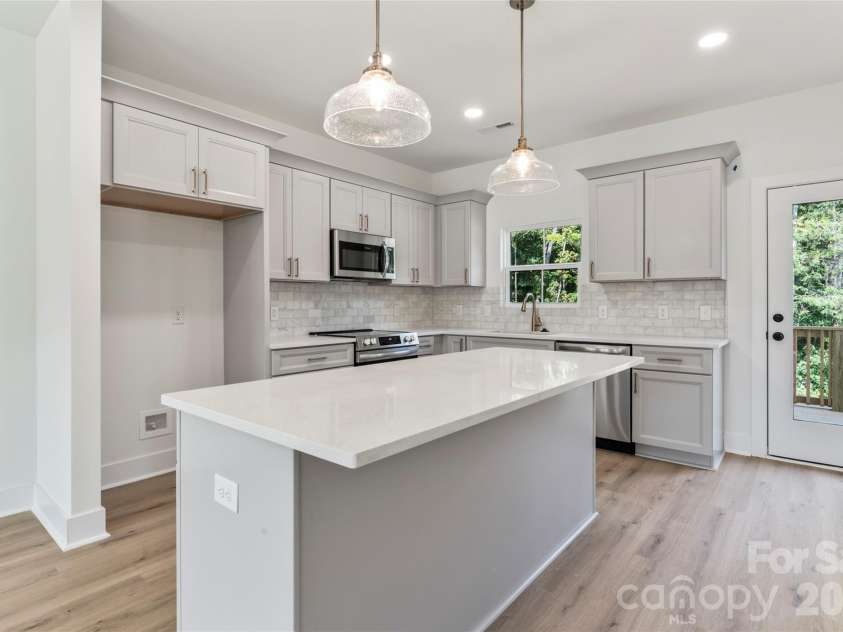 410 Bogue Drive, Fort Mill, SC 29708.  MLS# CAR4304369, YatesRealty ID 6242. 