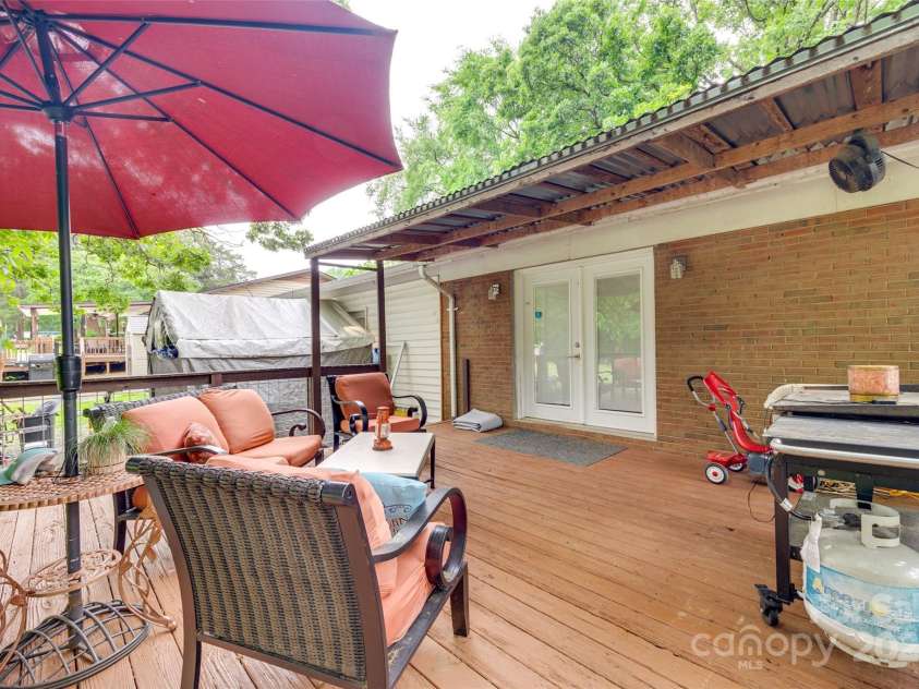 504 Amon Lane, Pineville, NC 28134.  MLS# CAR4263309, YatesRealty ID 6243. 