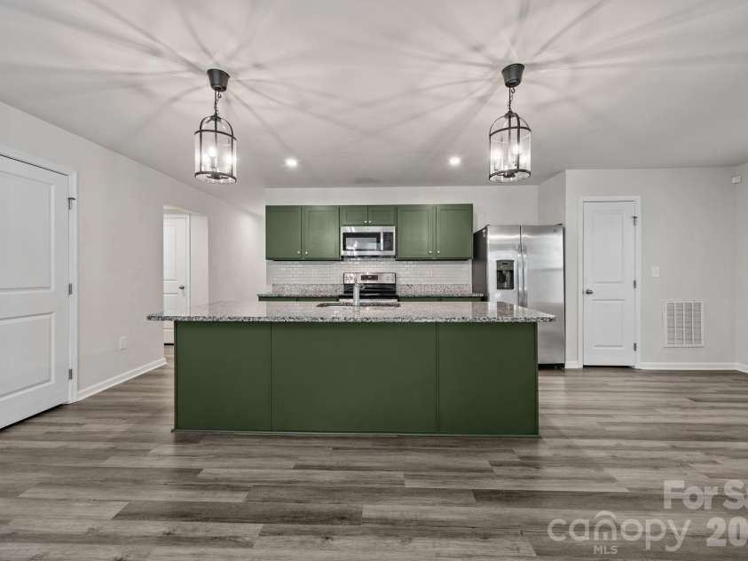 5112 Downhaul Drive, Charlotte, NC 28269.  MLS# CAR4343690, YatesRealty ID 6243. 