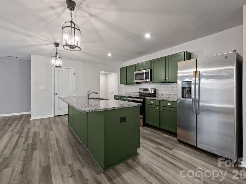 5112 Downhaul Drive, Charlotte, NC 28269.  MLS# CAR4343690, YatesRealty ID 6243. 