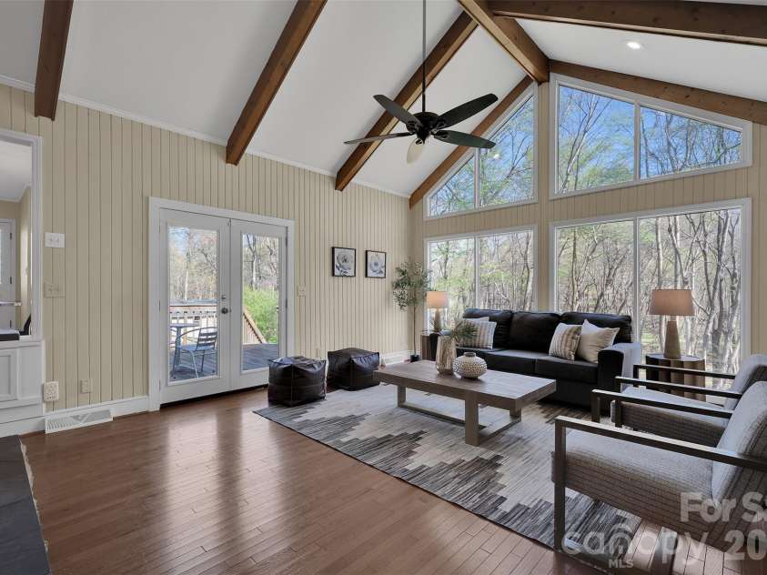 10311 Stonemede Lane, Matthews, NC 28105.  MLS# CAR4359875, YatesRealty ID 6244. 