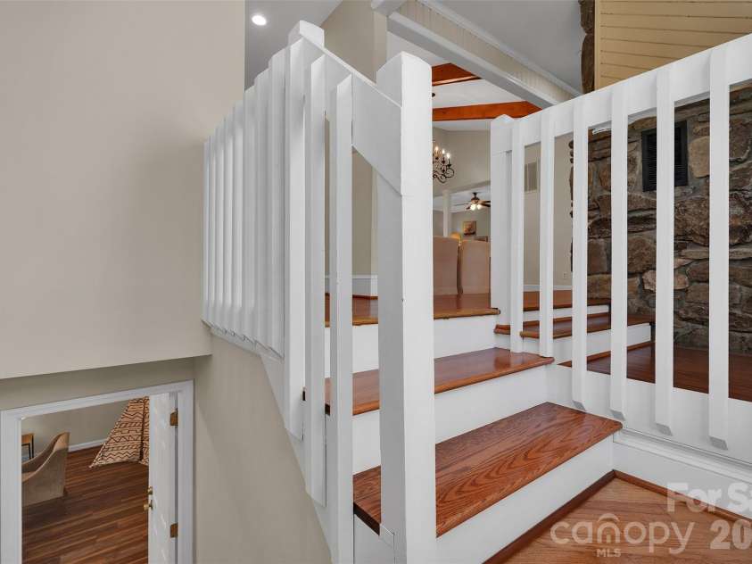 10311 Stonemede Lane, Matthews, NC 28105.  MLS# CAR4359875, YatesRealty ID 6244. 