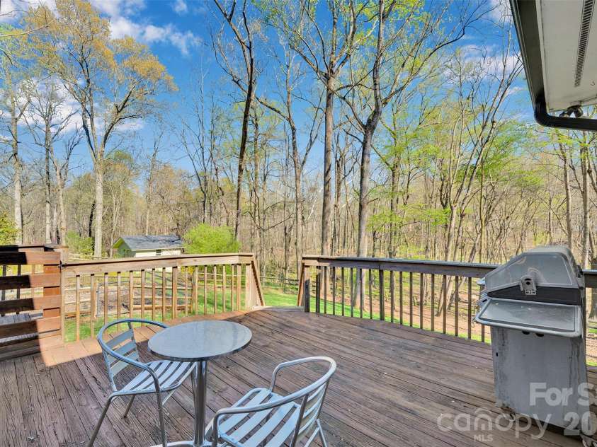 10311 Stonemede Lane, Matthews, NC 28105.  MLS# CAR4359875, YatesRealty ID 6244. Deck