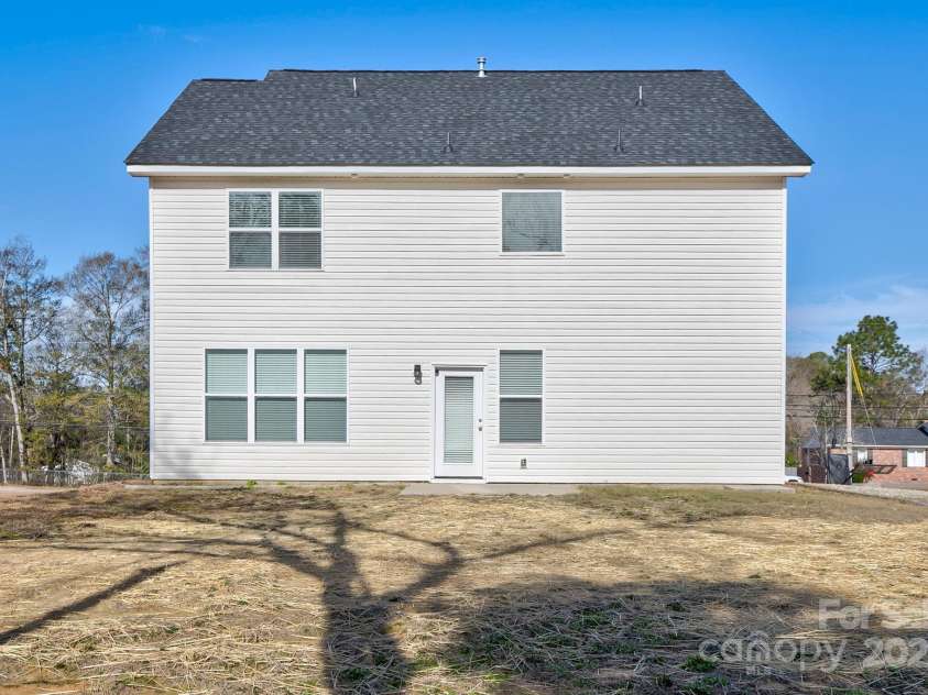 2337 Haile Street, Camden, SC 29020.  MLS# CAR4227974, YatesRealty ID 6244. 
