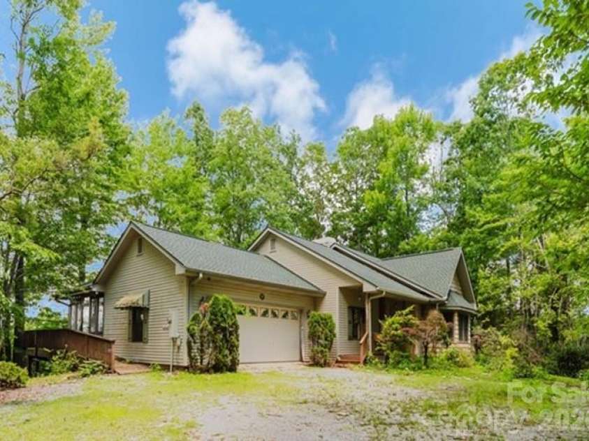 300 Serenity Trail, Rosman, NC 28772.  MLS# CAR4343470, YatesRealty ID 6245. 