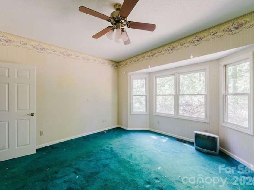 300 Serenity Trail, Rosman, NC 28772.  MLS# CAR4343470, YatesRealty ID 6245. 