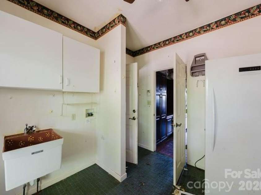 300 Serenity Trail, Rosman, NC 28772.  MLS# CAR4343470, YatesRealty ID 6245. 