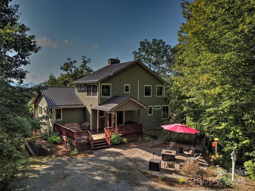425 Sawmill Creek Road, Bryson City, NC 28713.  MLS# CAR4234274, YatesRealty ID 6247. 