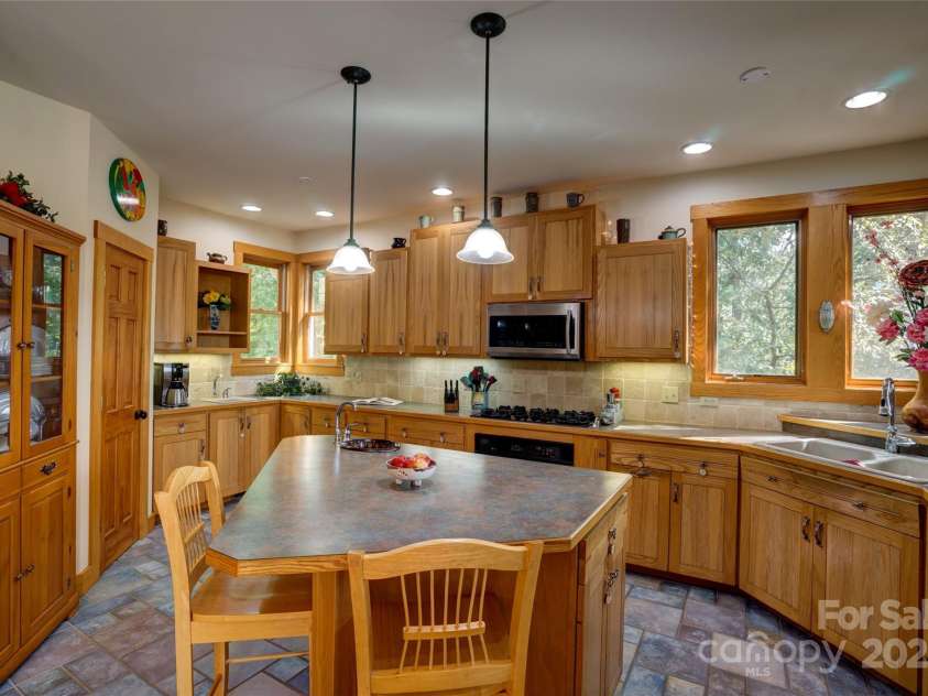 425 Sawmill Creek Road, Bryson City, NC 28713.  MLS# CAR4234274, YatesRealty ID 6247. 